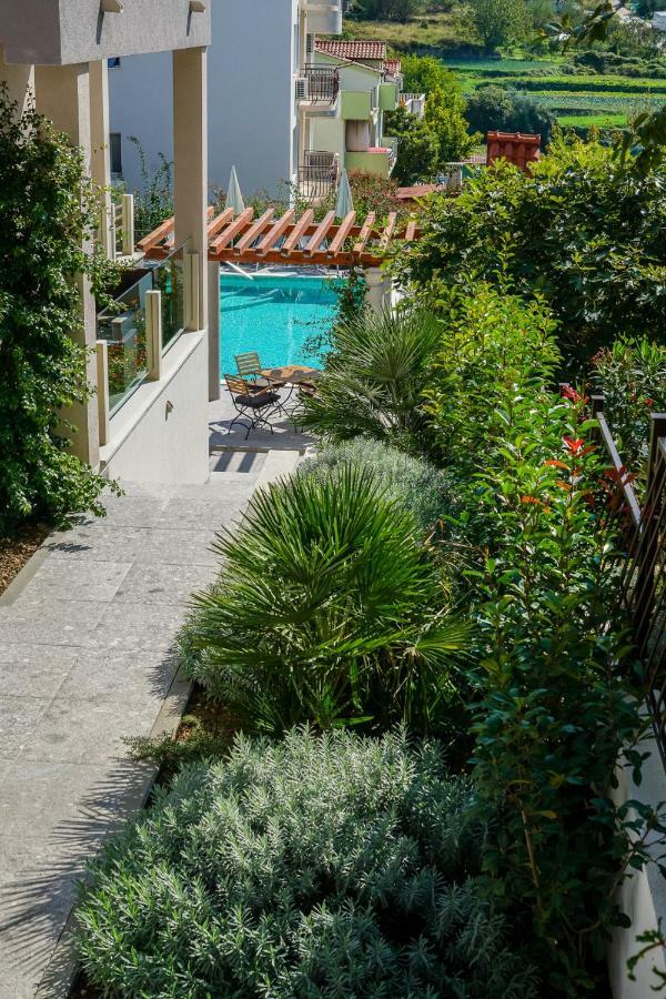 Olive Tree Apartments ポドストラナ エクステリア 写真