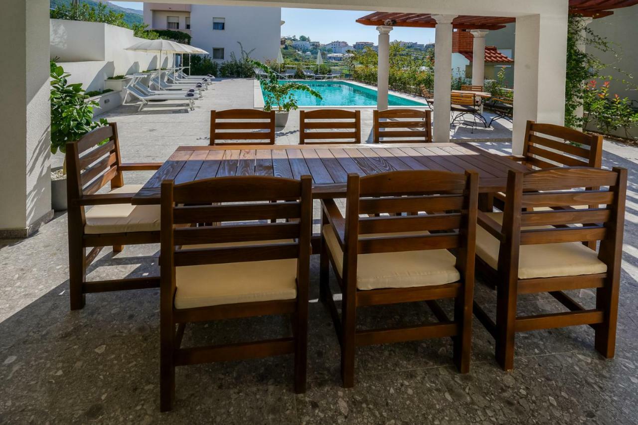 Olive Tree Apartments ポドストラナ エクステリア 写真