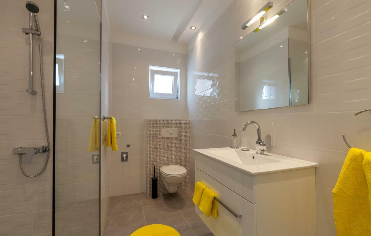 Olive Tree Apartments ポドストラナ エクステリア 写真