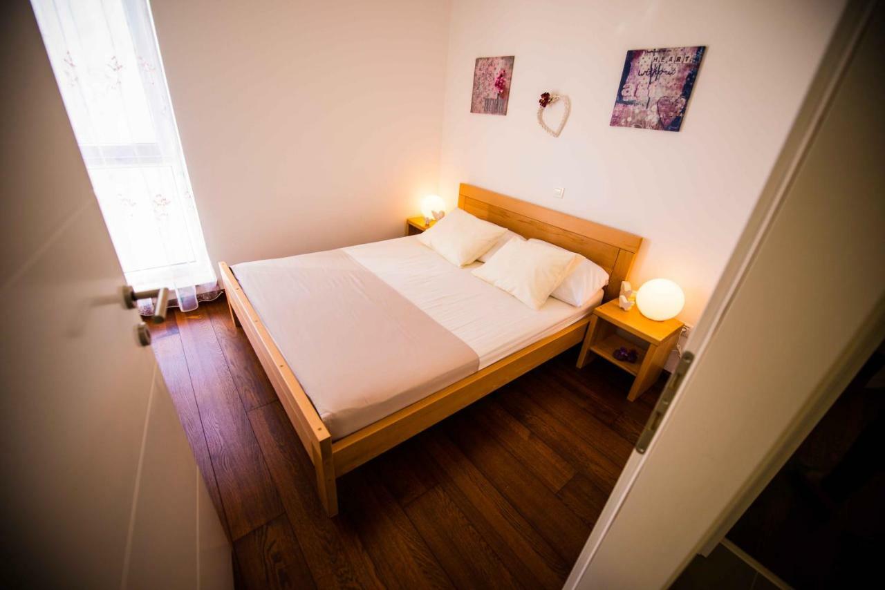 Olive Tree Apartments ポドストラナ エクステリア 写真