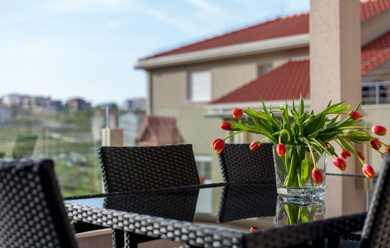 Olive Tree Apartments ポドストラナ エクステリア 写真